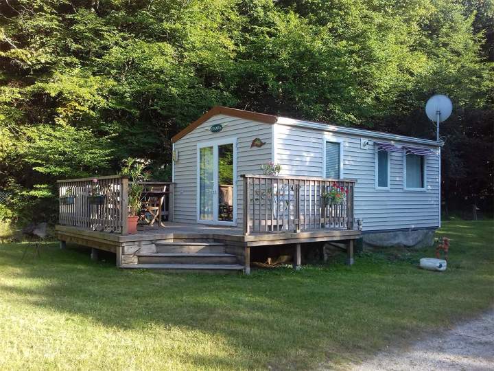 Camping spacieux Saint-Hilaire-les-Andrésis