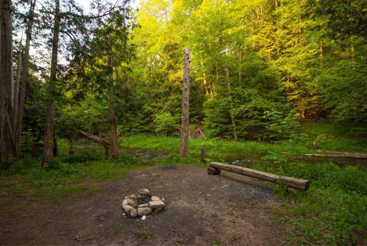 Camping pour la famille Saint-Hilaire-les-Andrésis